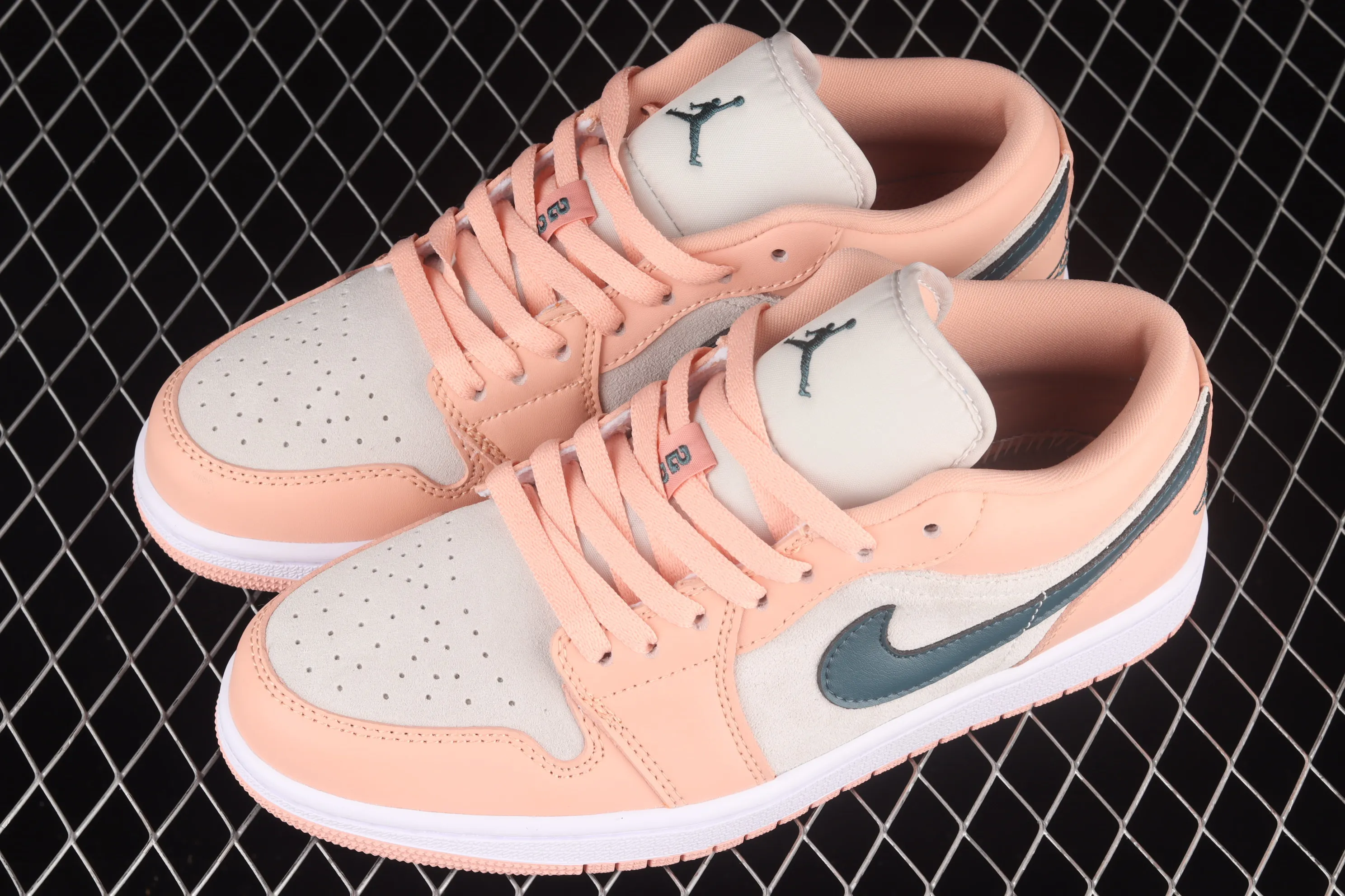 All categories Air Jordan Jordan series basketball shoes Air Jordan 1 Low Air Jordan 1 Low AJ1 Joe 1 pink and green low-top cultural sneakers DC0774-800